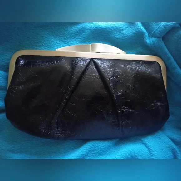 HOBO Hayley Wallet - Picture 1 of 5